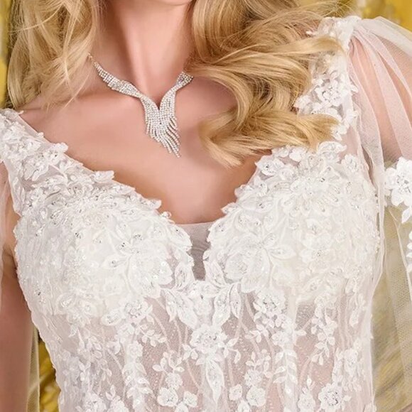 New Floral Wedding Gown w/ Shoulder Capes & Charming Mermaid Silhouette GL3829 - Picture 6 of 15